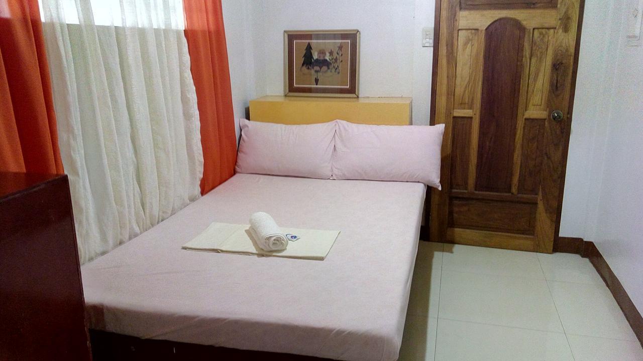 Peria Seafront Pensione Roxas  Buitenkant foto